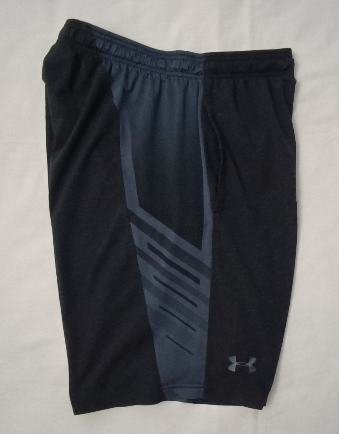 (M) Under Armour UA Shorts шорти
