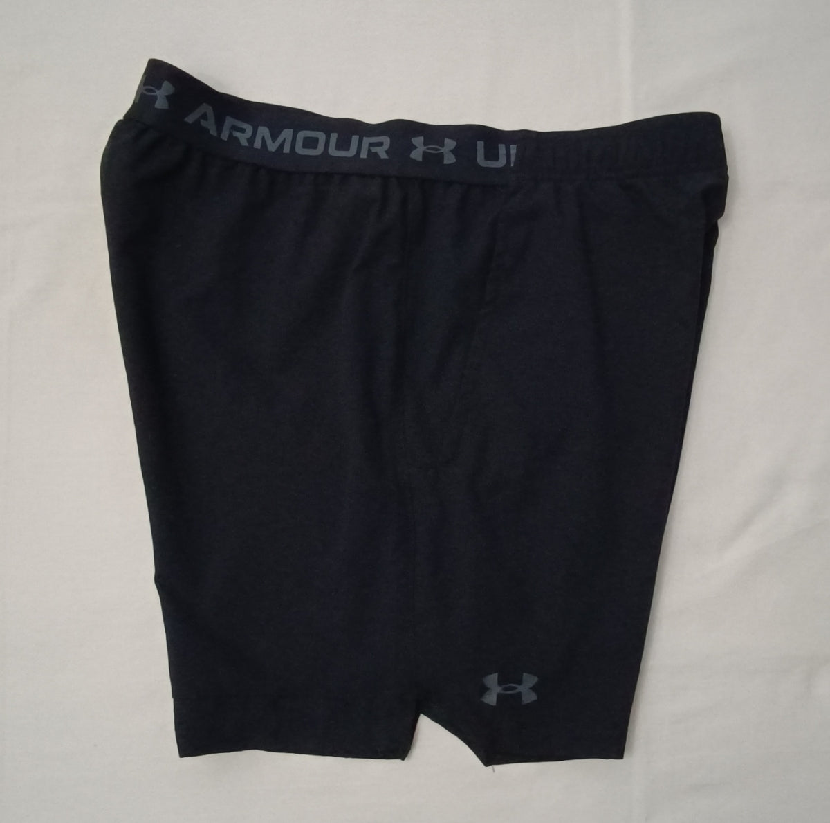 (L) Under Armour UA Shorts шорти