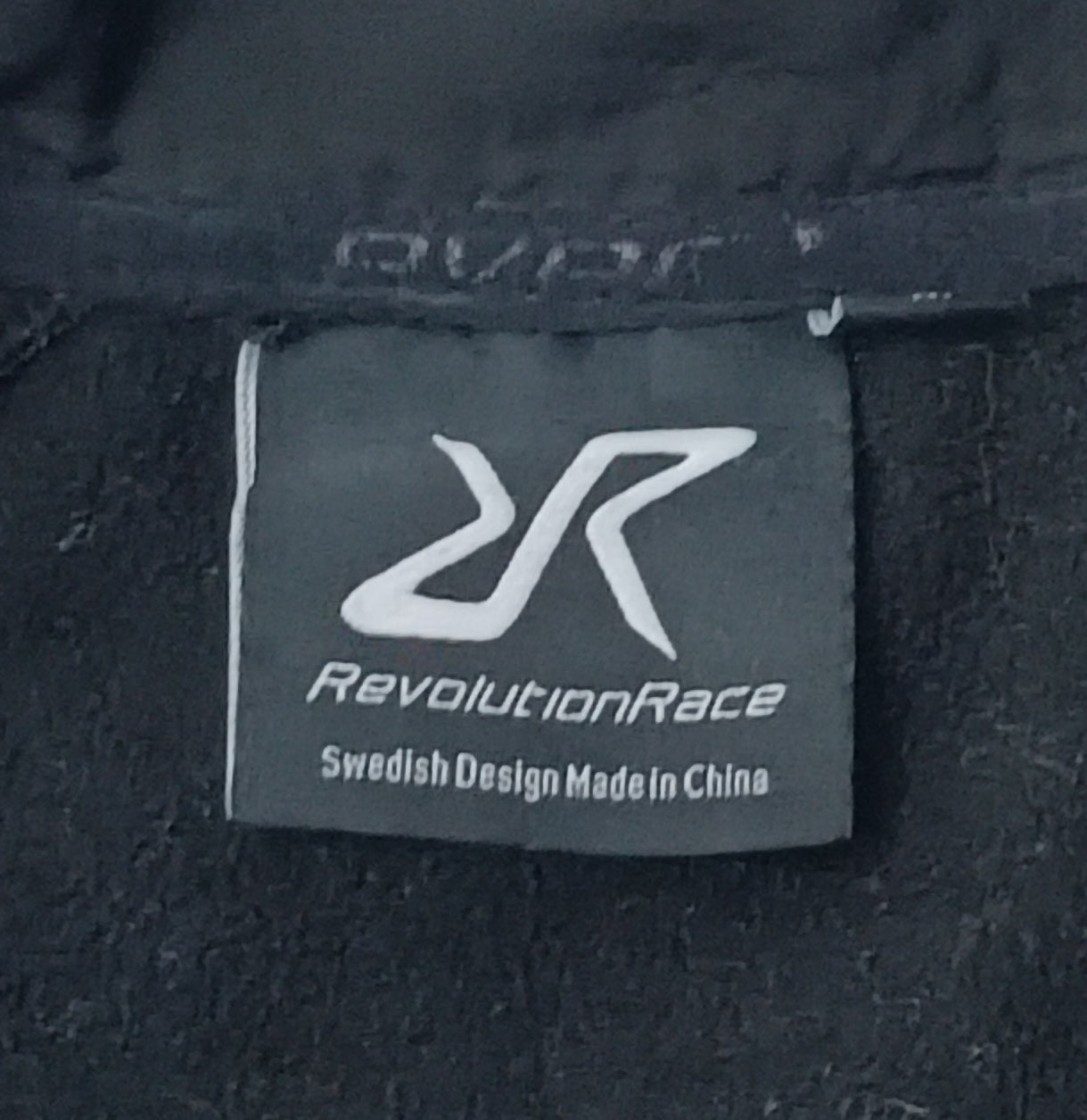 (S) Revolution Race Hybrid Jacket яке