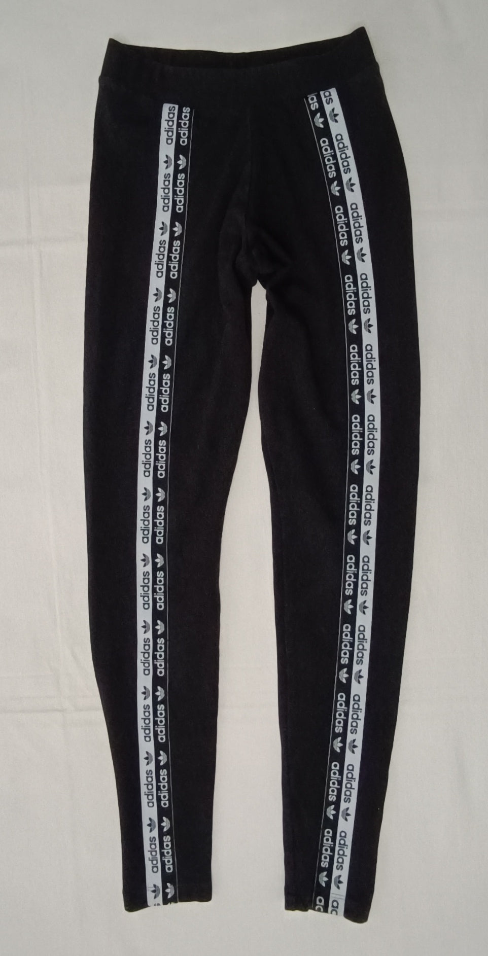 (ДАМСКО) (XS) Adidas Originals Taped Leggings клин