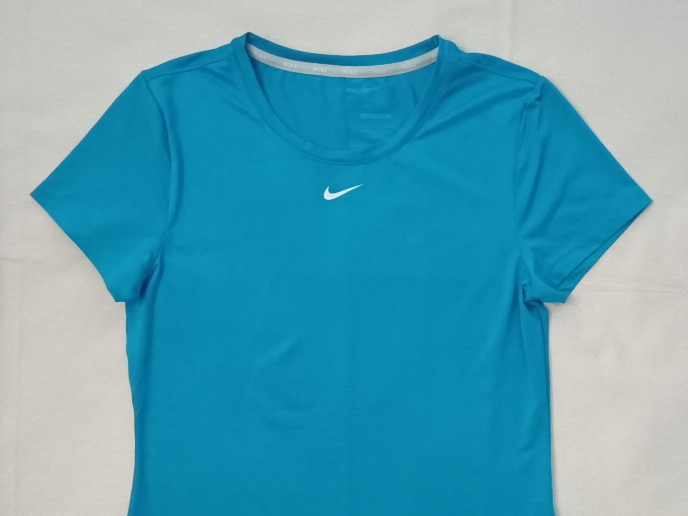 (ДАМСКО) (S) Nike DRI-FIT тениска