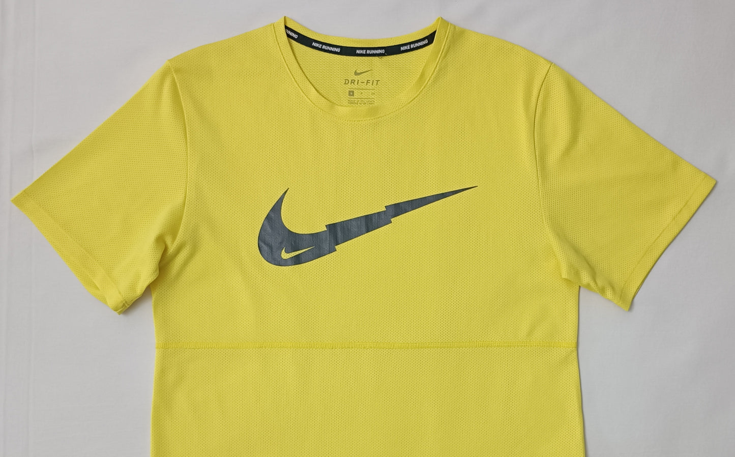 (S) Nike DRI-FIT Breathe Tee тениска