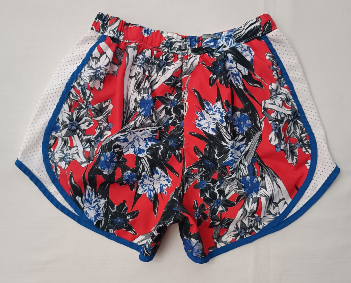 (ДАМСКО) (XS) Nike DRI-FIT Shorts шорти