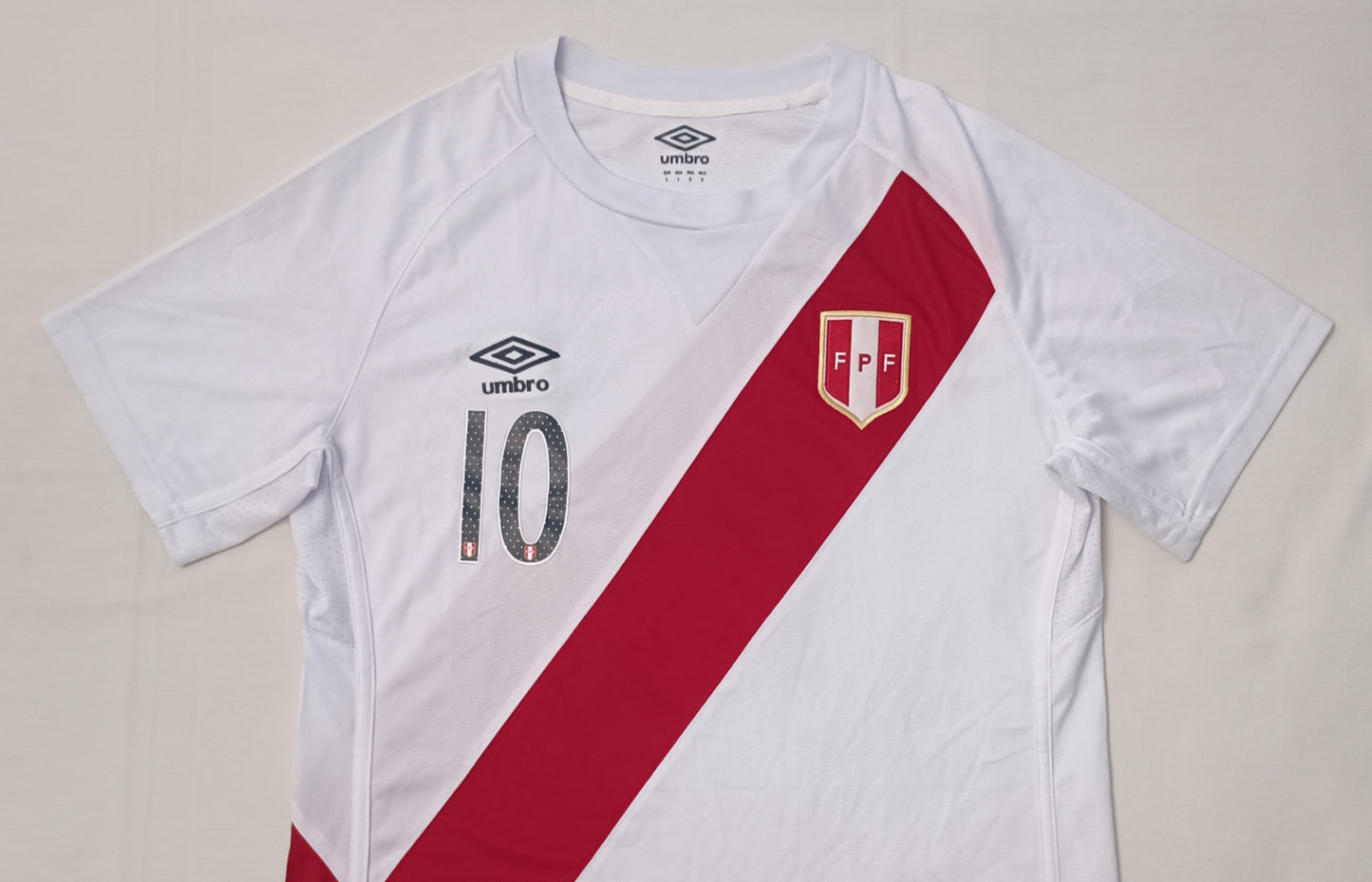 (L) Umbro FPF Peru #10 Farfan Home Jersey тениска