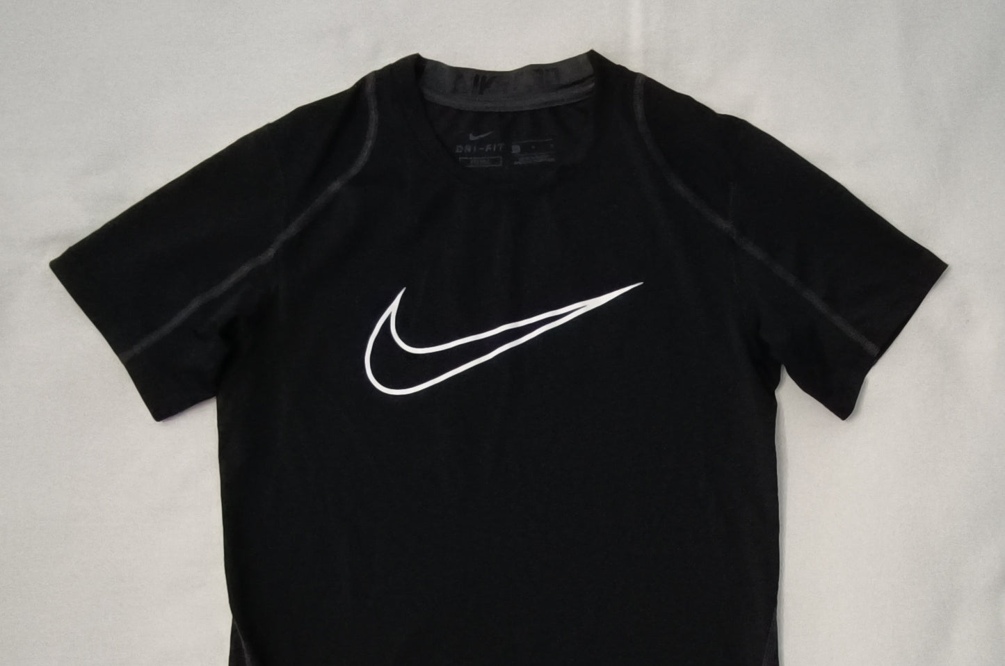 (ДЕТСКО) (Ръст 137-147см) Nike PRO DRI-FIT Fitted Tee тениска