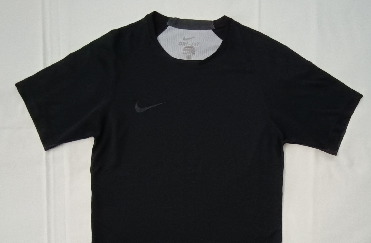 (S) Nike DRI-FIT Strike Tee тениска