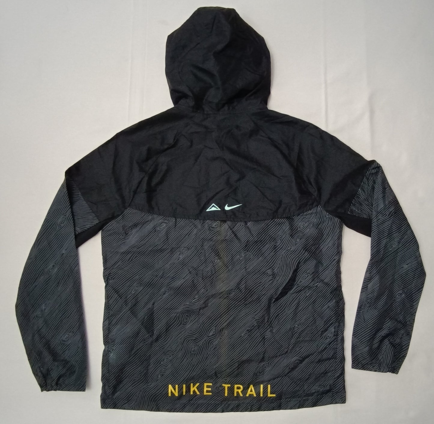 (M) Nike Trail Windrunner Jacket яке