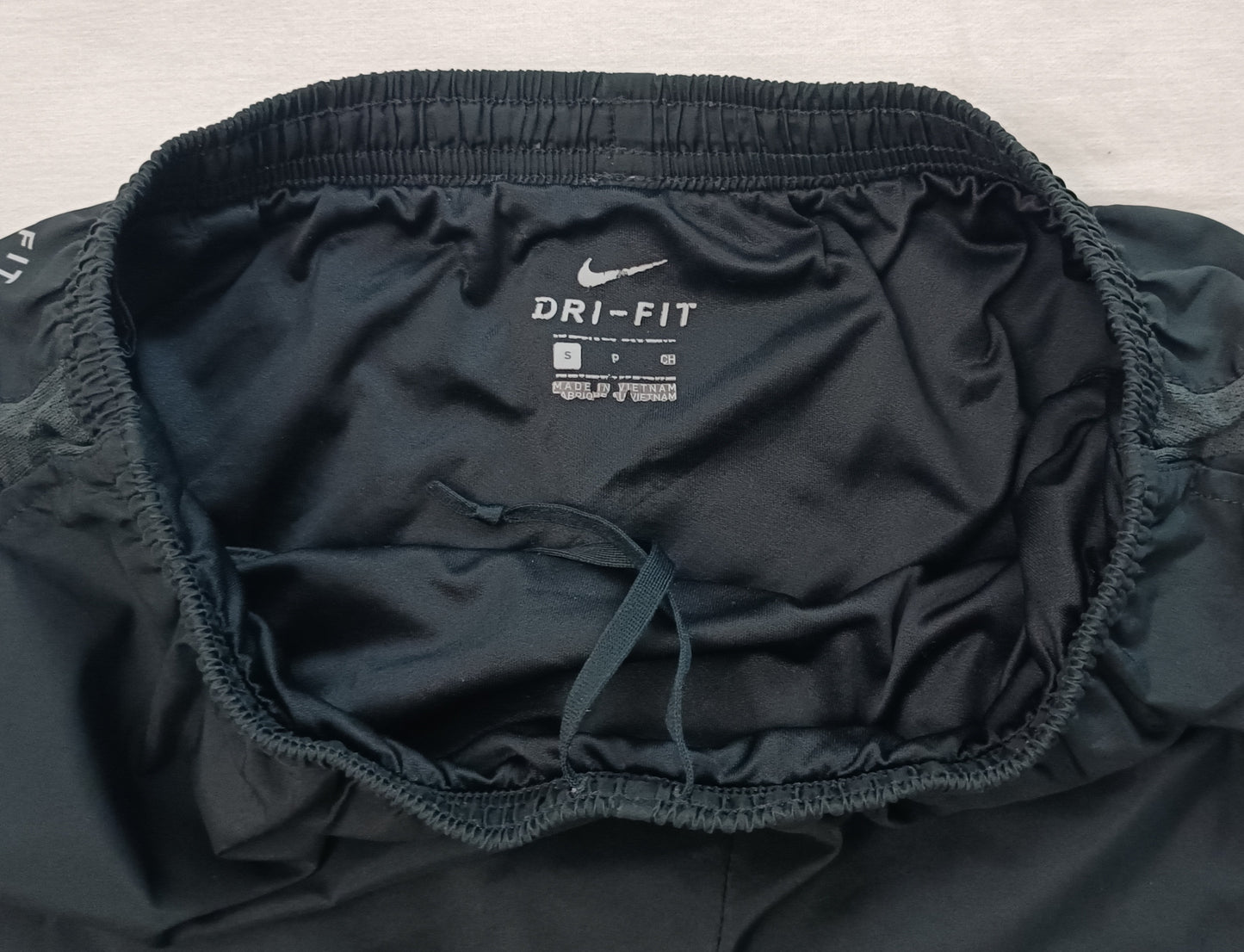 (S) Nike DRI-FIT Shorts шорти