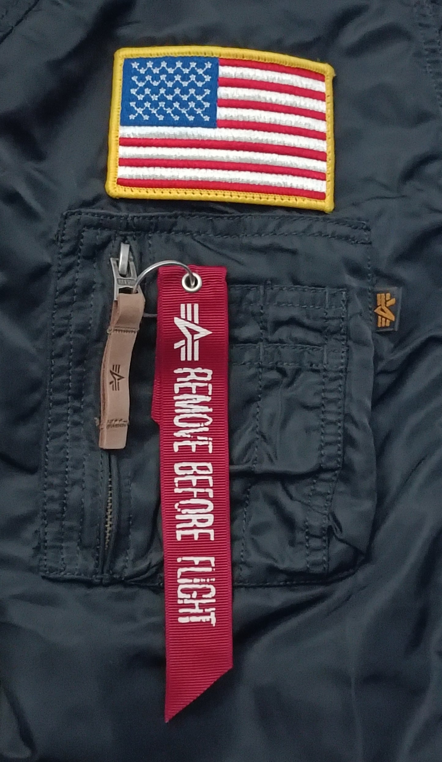 (L) Alpha Industries NASA Bomber Jacket яке