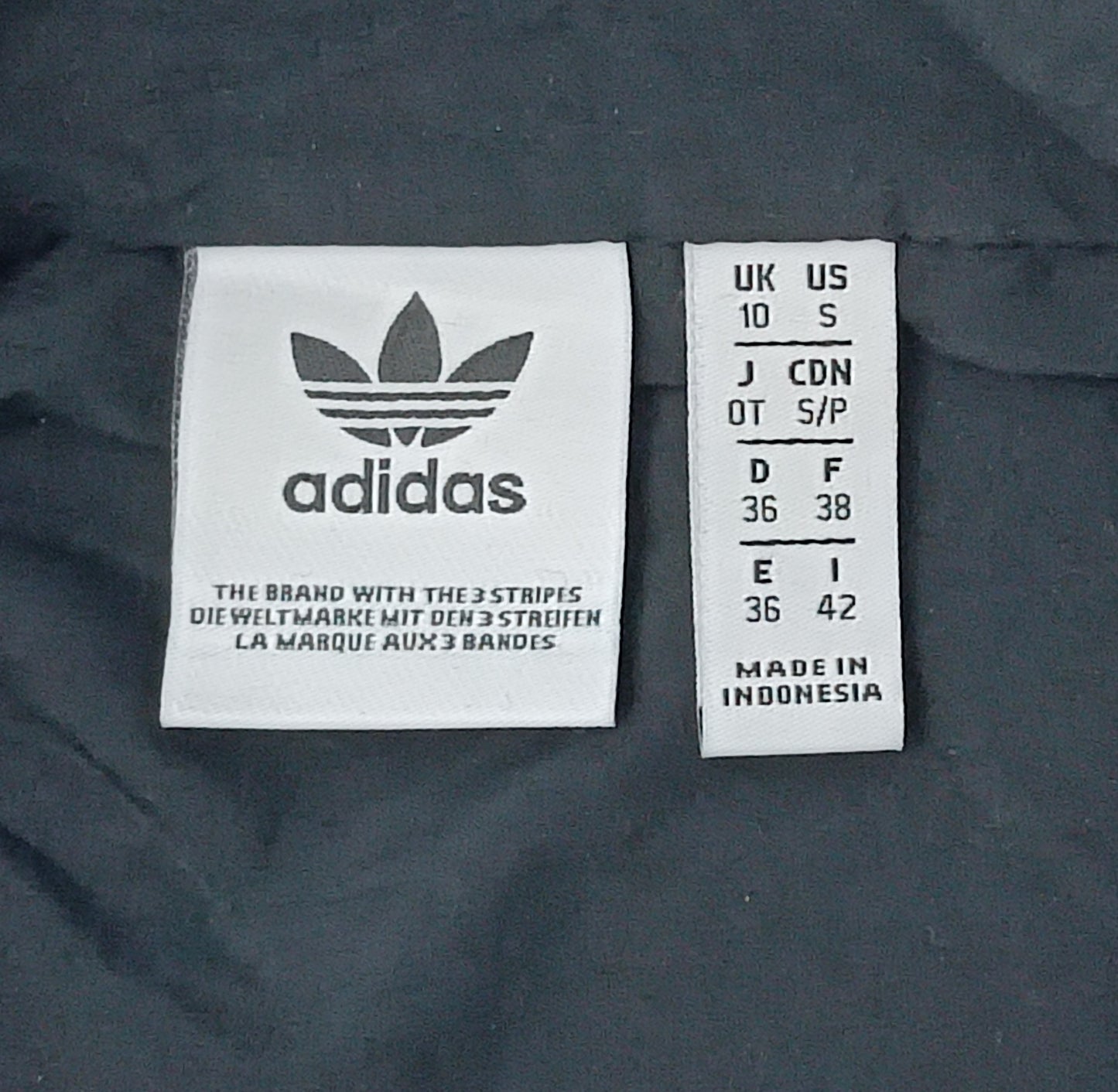 (ДАМСКО) (S) Adidas Originals Cropped Woven Jacket яке