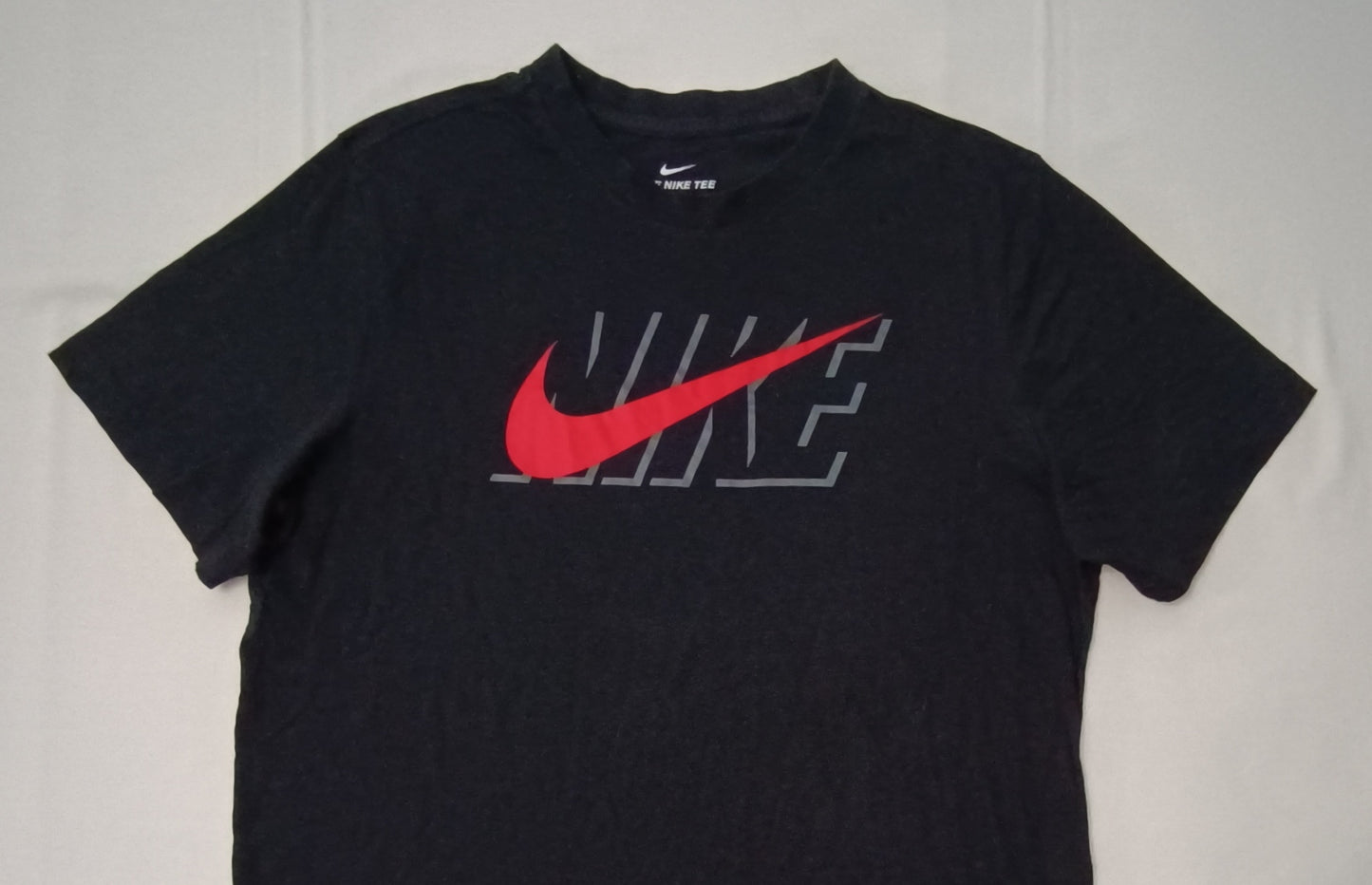 (L) Nike Sportswear Tee тениска