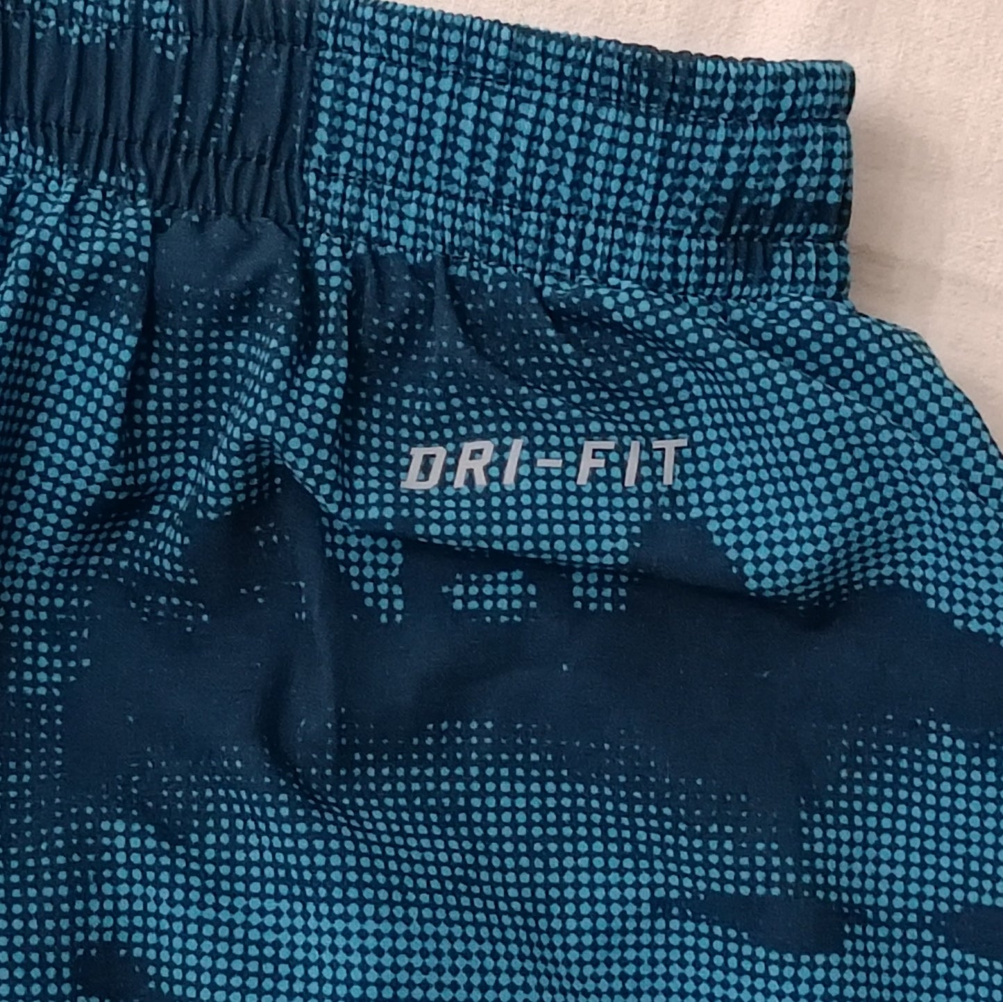 (M) Nike DRI-FIT Shorts шорти