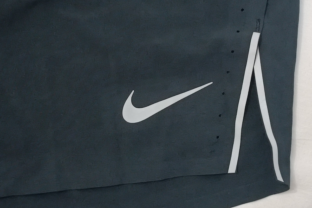 (L) Nike Aeroswift Shorts шорти