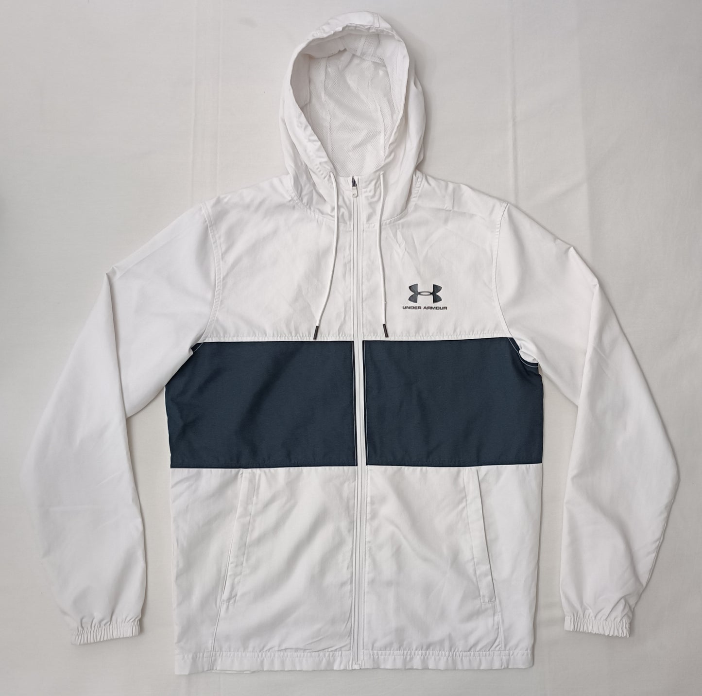 (S) Under Armour UA Sportstyle Windbreaker Jacket яке