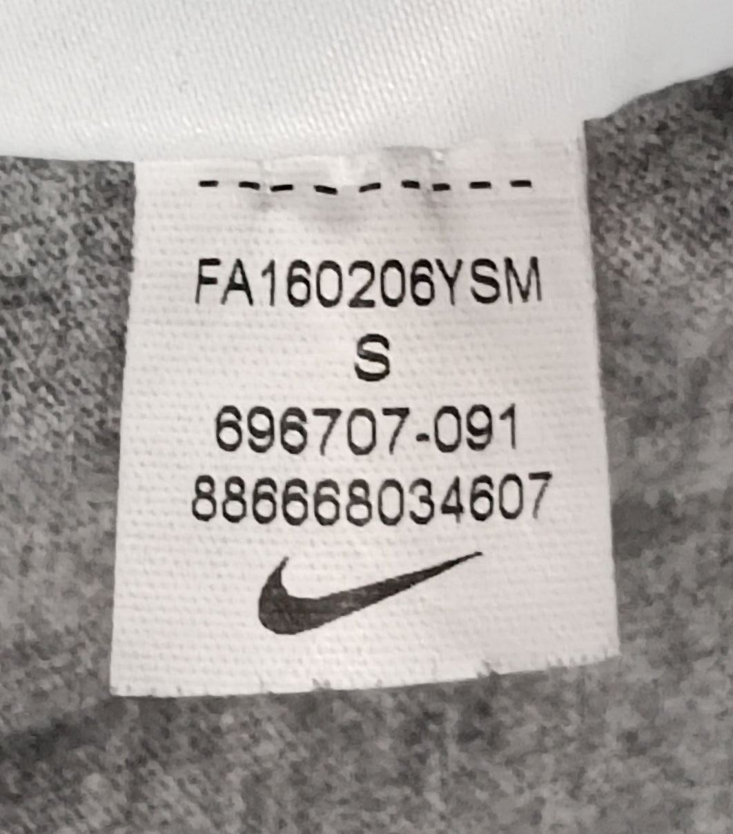 (S) Nike Sportswear Tee тениска
