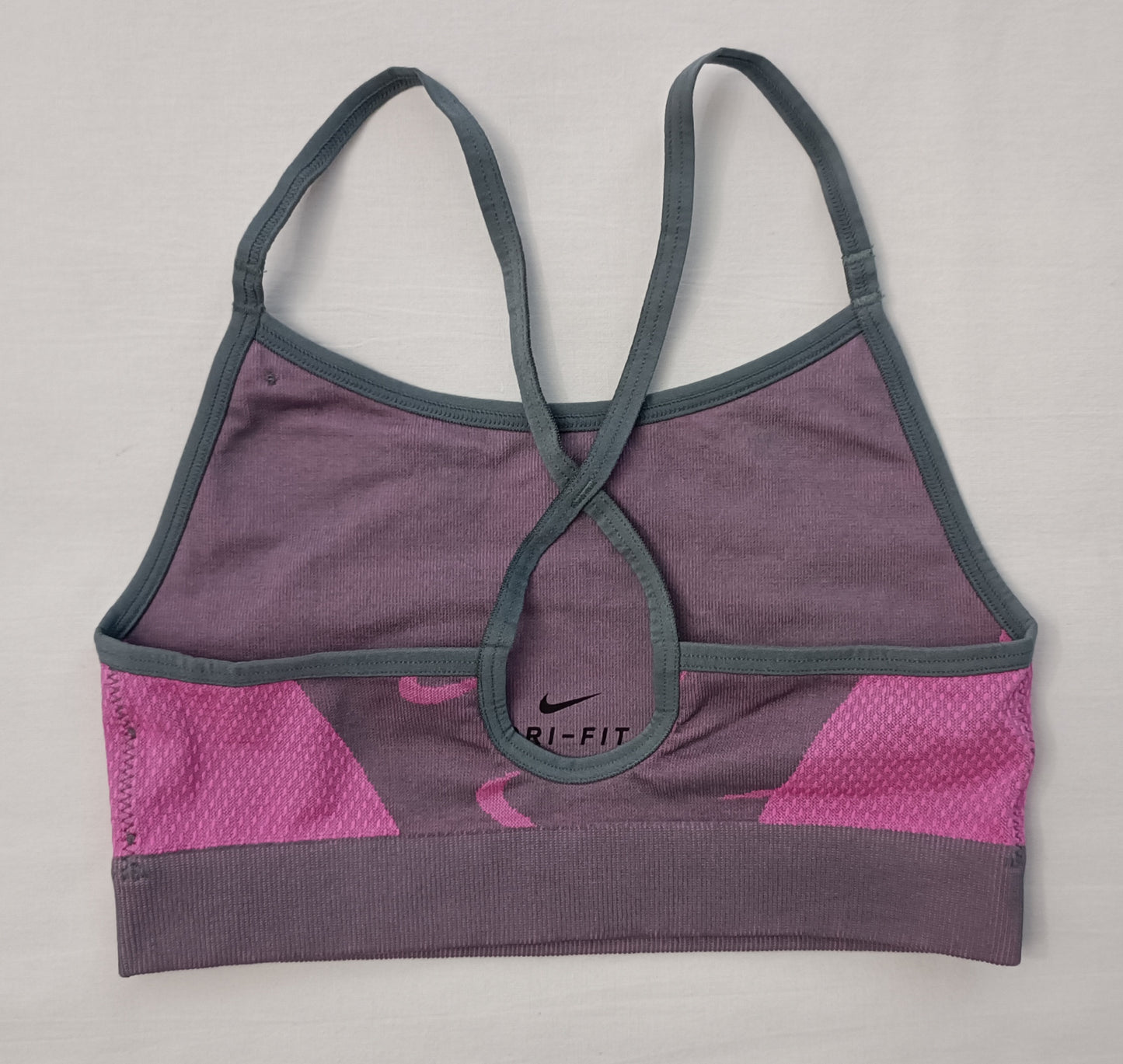 (ДЕТСКО) (Ръст 128-137см) Nike DRI-FIT Bra бюстие