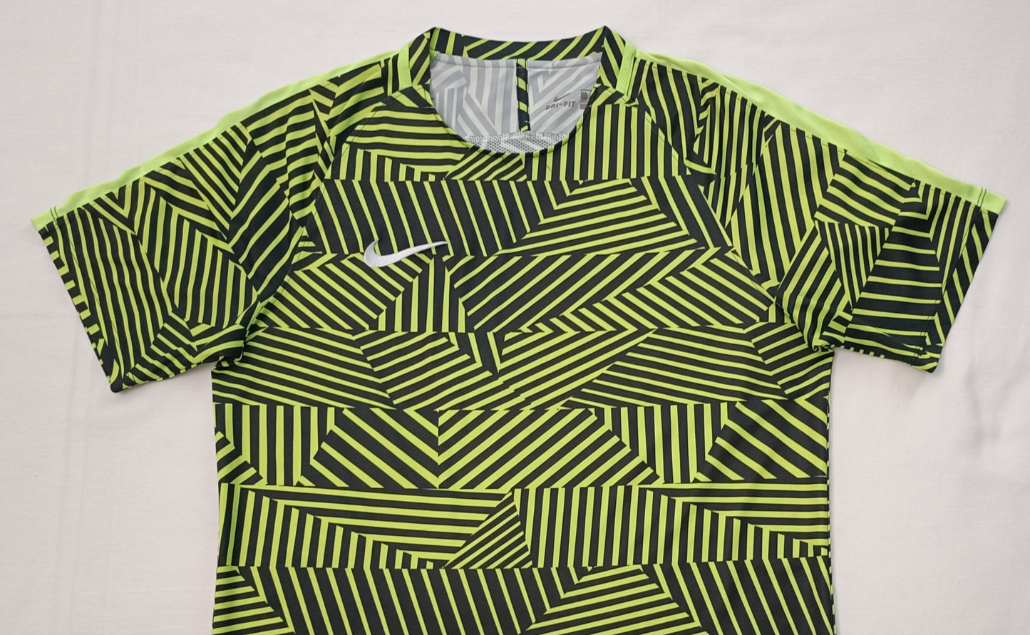 (L) Nike DRI-FIT тениска