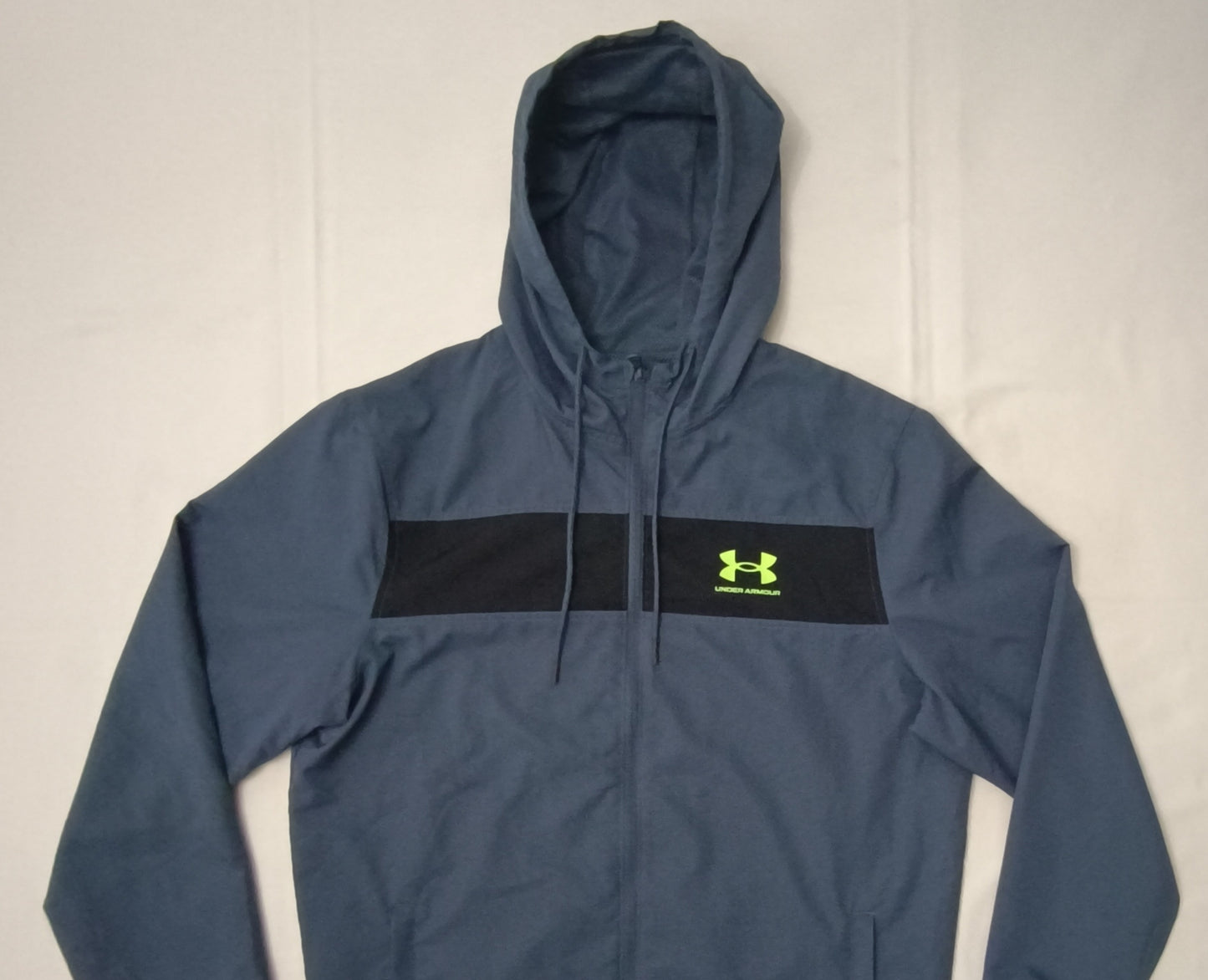 (S) Under Armour UA Sportstyle Windbreaker Jacket яке