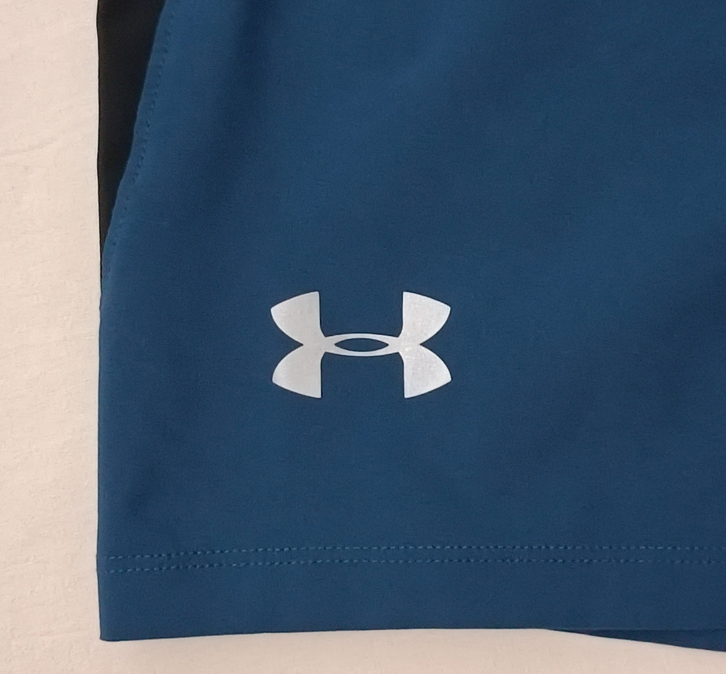 (M) Under Armour UA Launch Shorts шорти