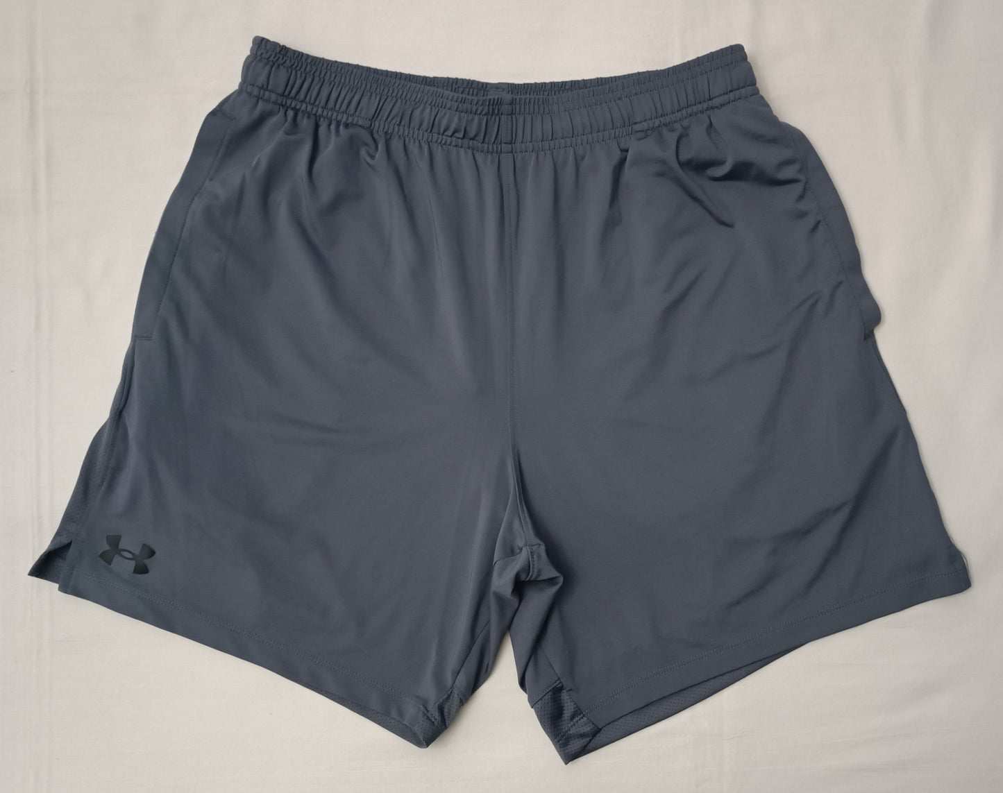 (M) Under Armour UA Shorts шорти