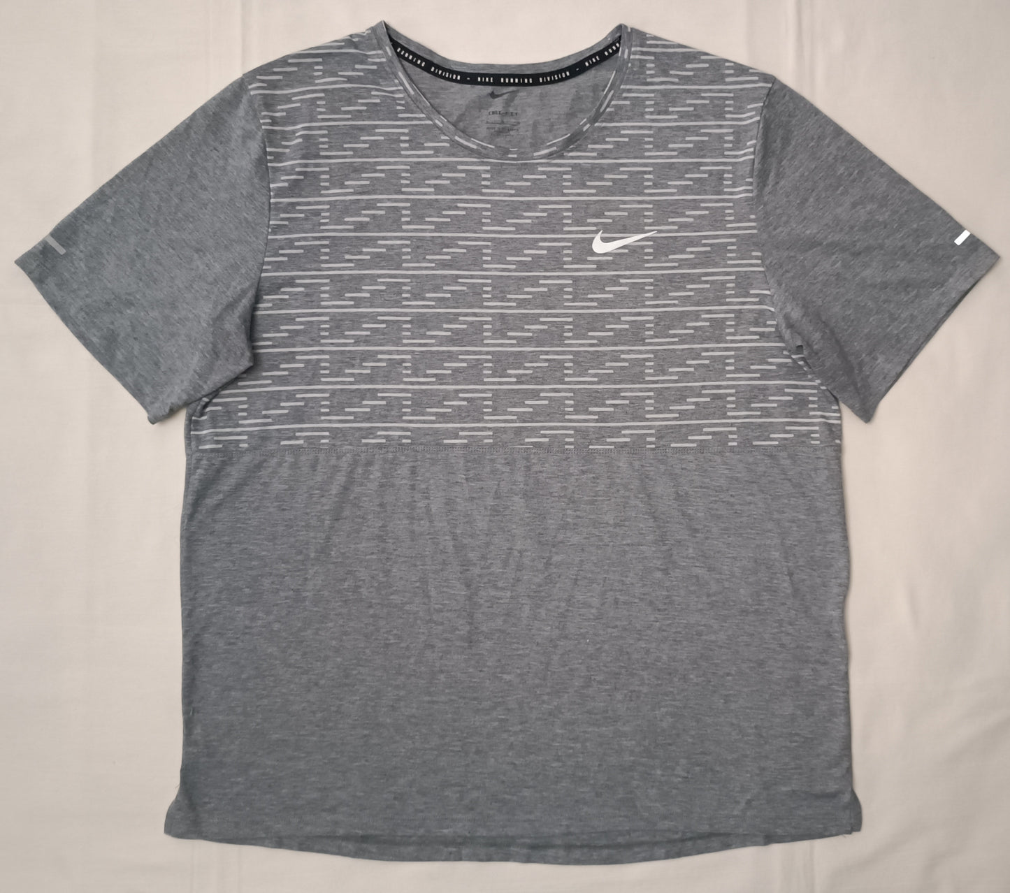 (L) Nike DRI-FIT Run Division Tee тениска