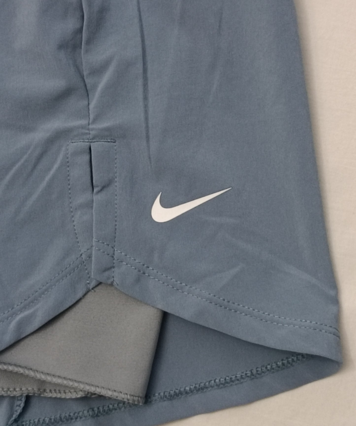 (ДАМСКО) (XS) Nike DRI-FIT 2in1 Shorts шорти с клин 2в1