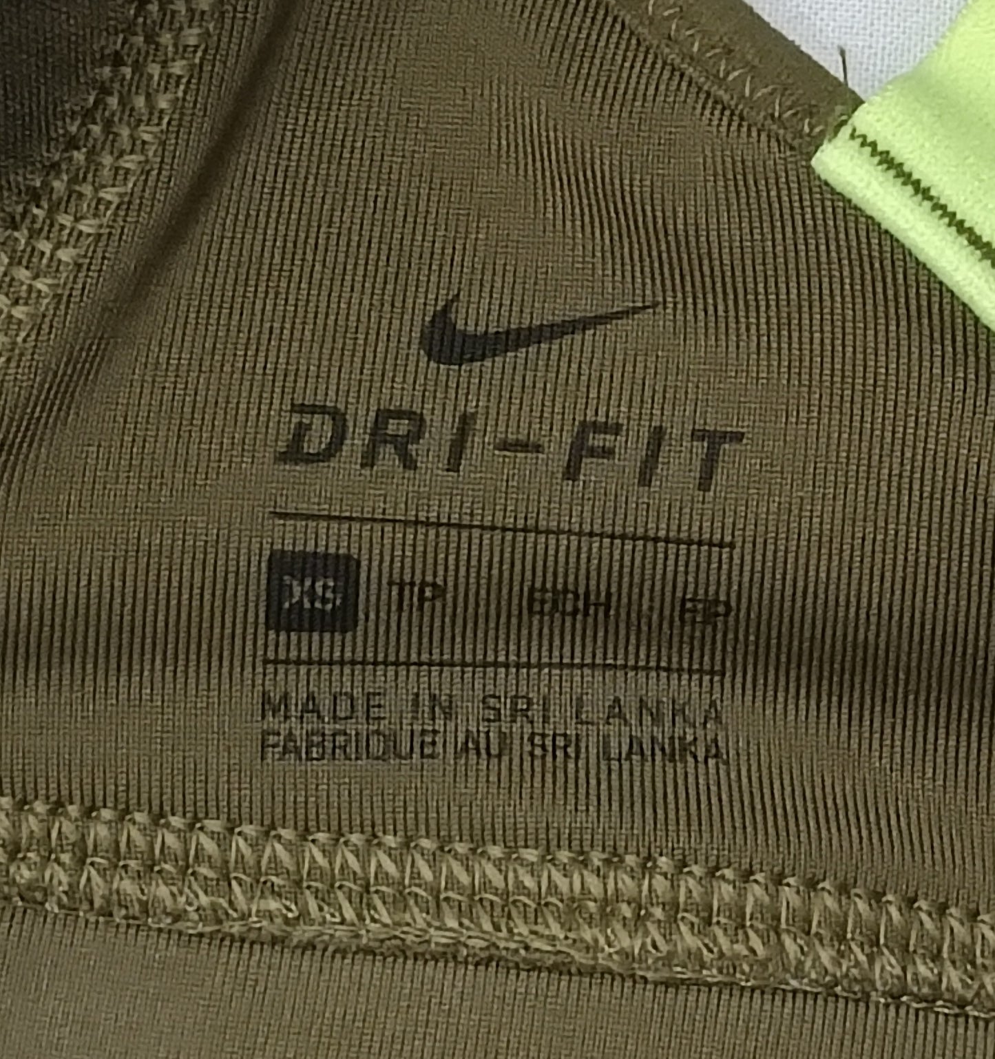 (ДАМСКО) (XS) Nike DRI-FIT Swoosh Bra бюстие