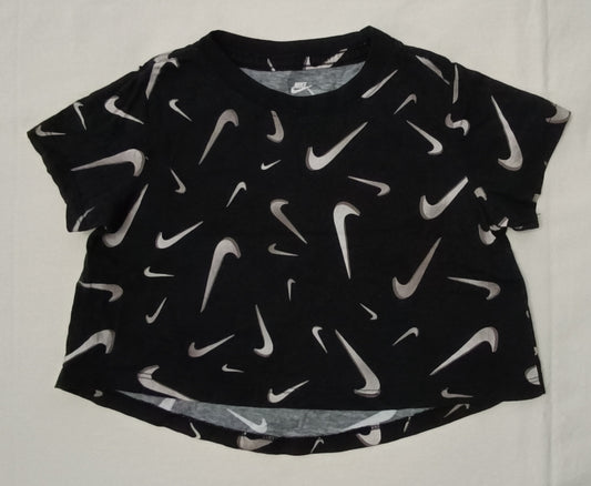 (ДЕТСКО) (Ръст 122-128см) Nike Sportswear Multi Logo Tee тениска