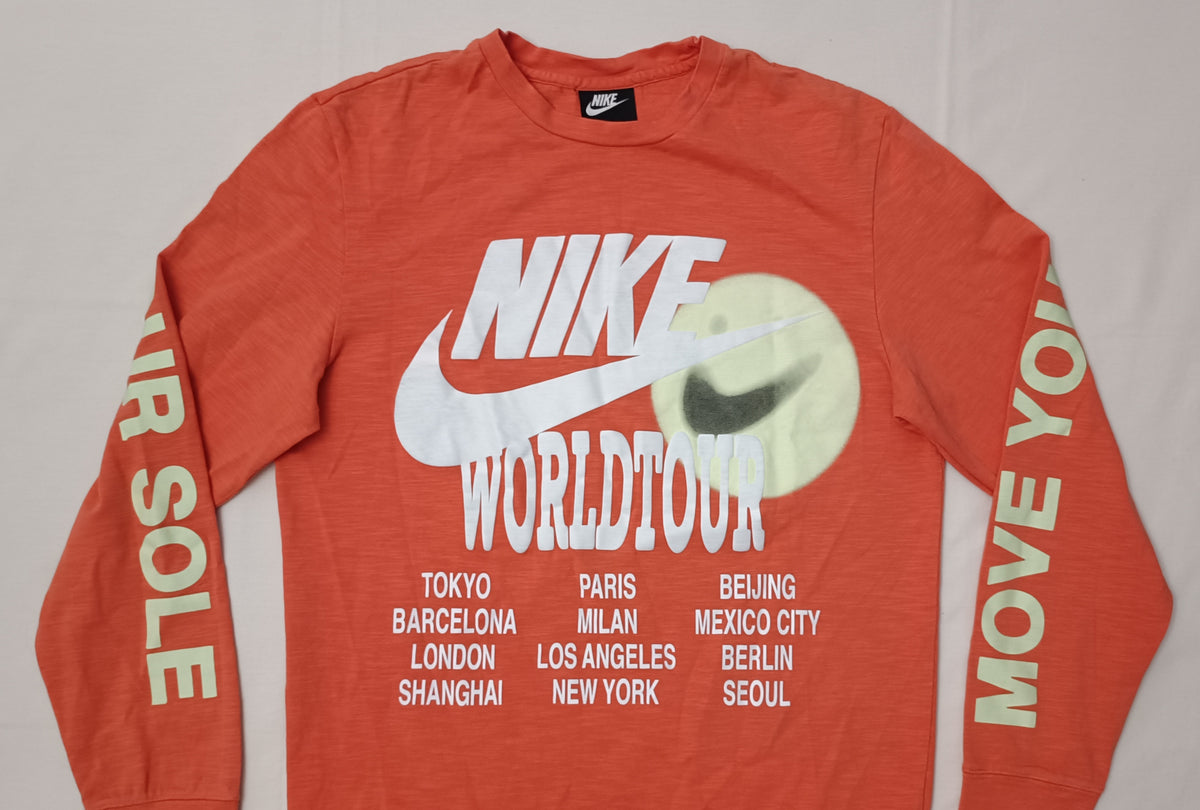 (S) Nike Sportswear World Tour Long Sleeve Top блуза