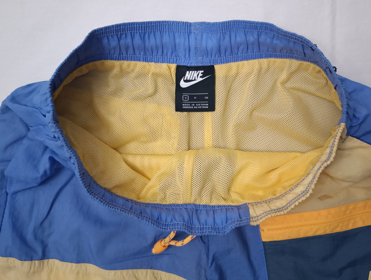 (ДАМСКО) (S) Nike Sportswear Icon Clash Shorts шорти