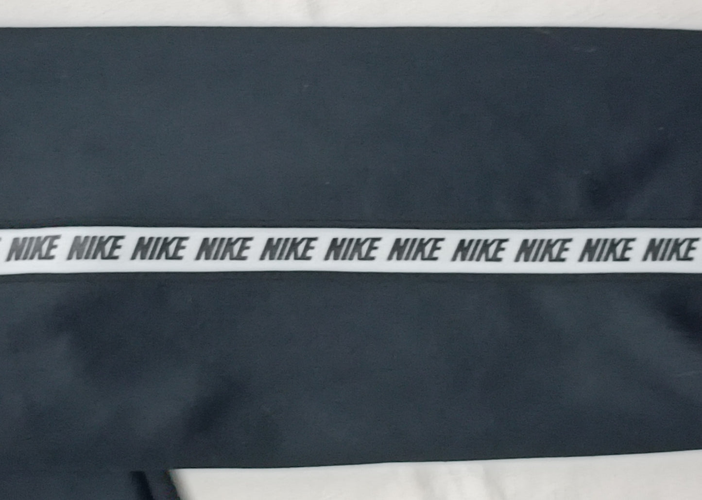 (S) Nike Sportswear Repeat Sweatshirt горнище