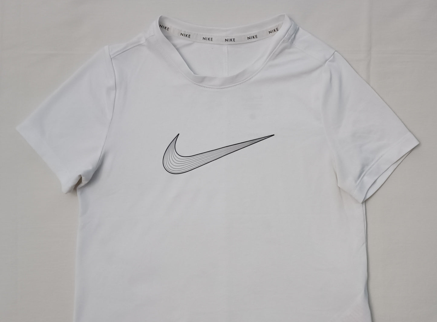 (ДЕТСКО) (Ръст 128-137см) Nike DRI-FIT Swoosh Tee тениска
