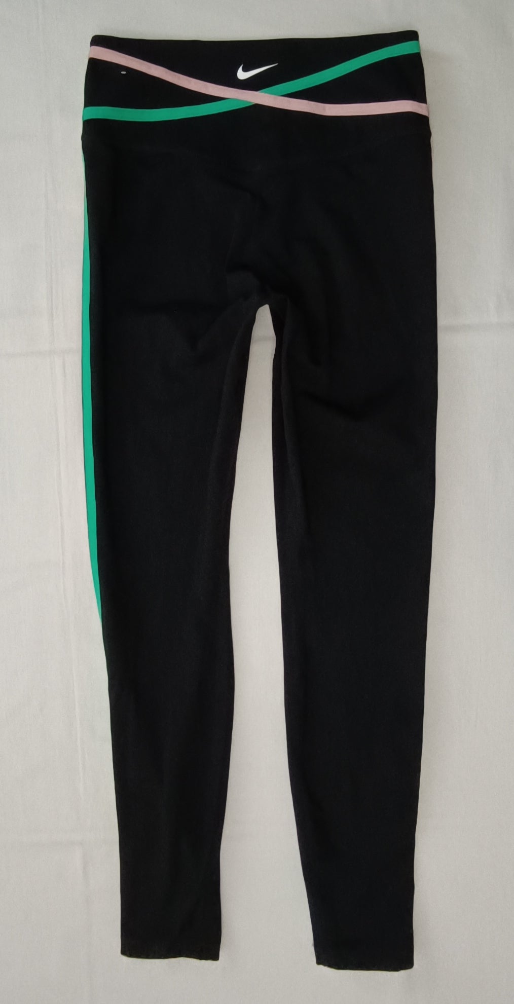 (ДАМСКО) (S) Nike DRI-FIT One Mid-Rise Leggings клин