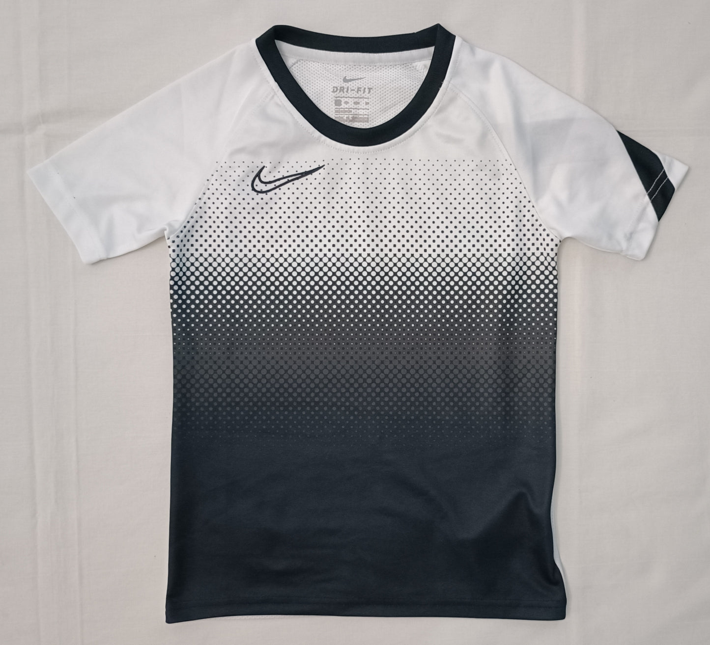 (ДЕТСКО) (Ръст 122-128см) Nike DRI-FIT Strike Tee тениска