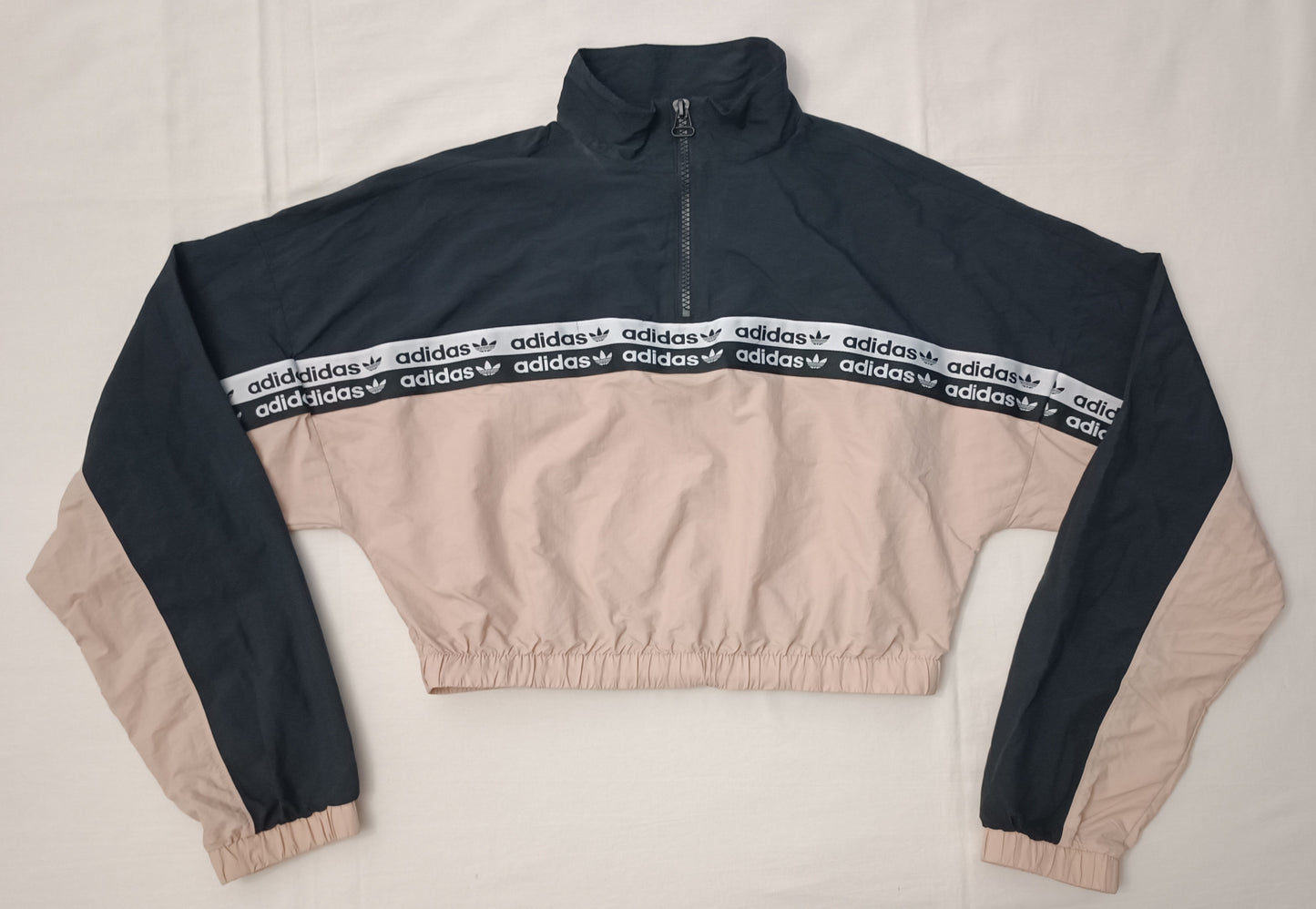 (ДАМСКО) (S) Adidas Originals Cropped Woven Jacket яке