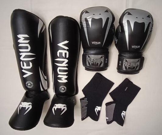 (L/XL) Venum сет (ръкавици, протектори и наглезенки)