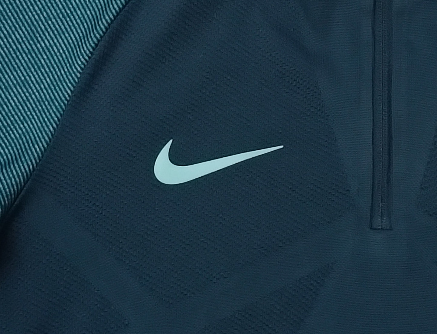 (ДЕТСКО) (Ръст 147-158см) Nike Aeroswift Top горнище