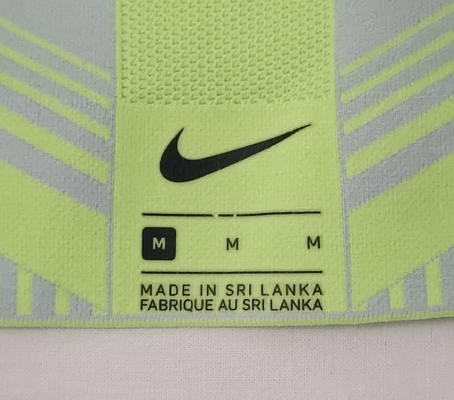 (ДАМСКО) (M) Nike FE/NOM Flyknit Bra бюстие