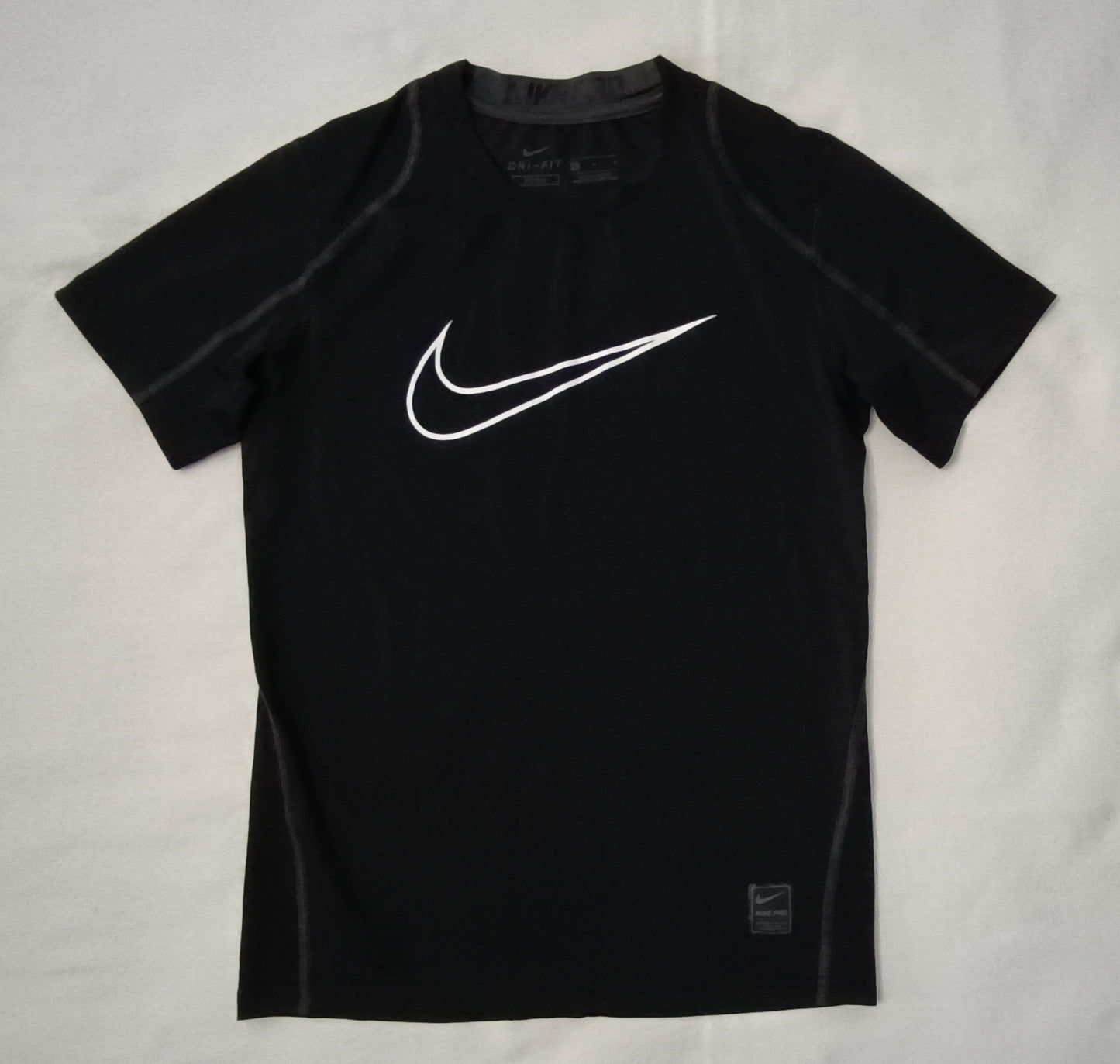 (ДЕТСКО) (Ръст 137-147см) Nike PRO DRI-FIT Fitted Tee тениска