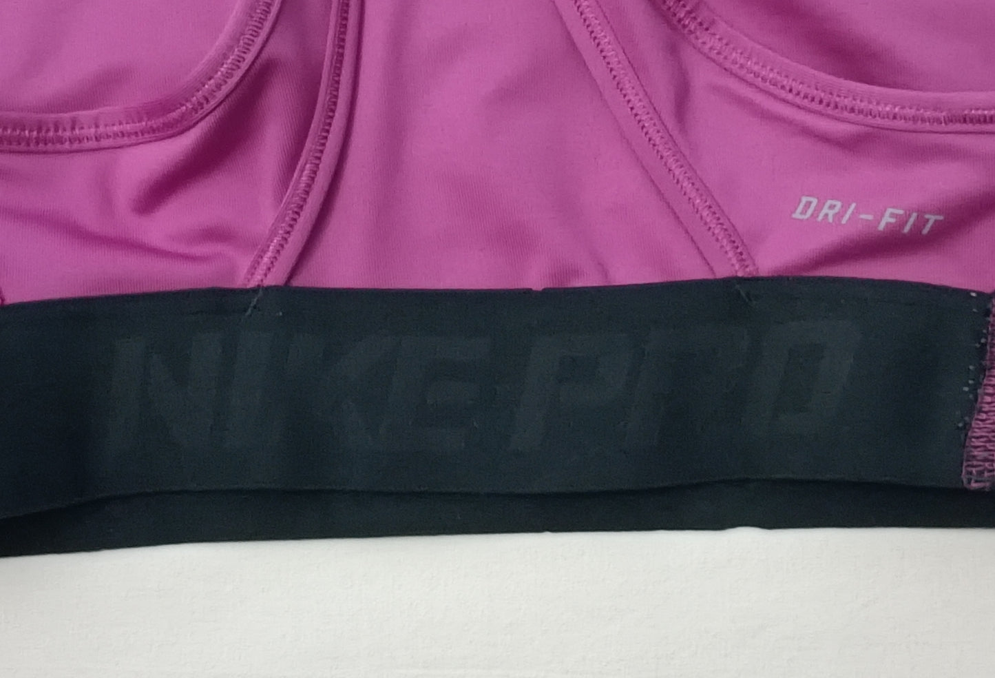 (ДАМСКО) (S) Nike PRO DRI-FIT Bra бюстие