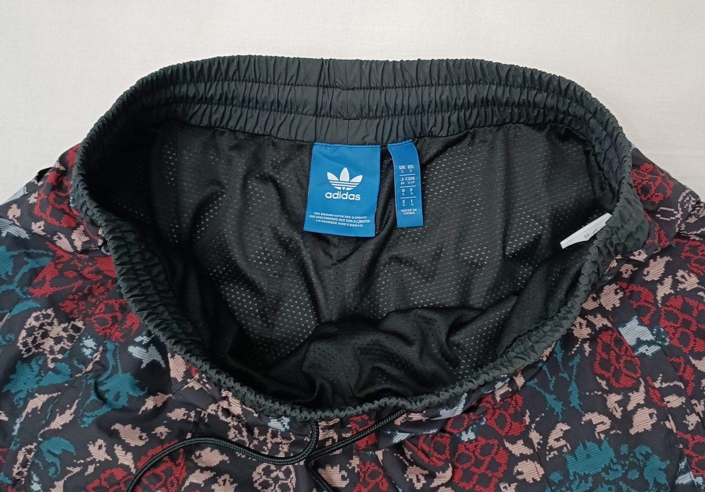 (S) Adidas Originals Shorts шорти