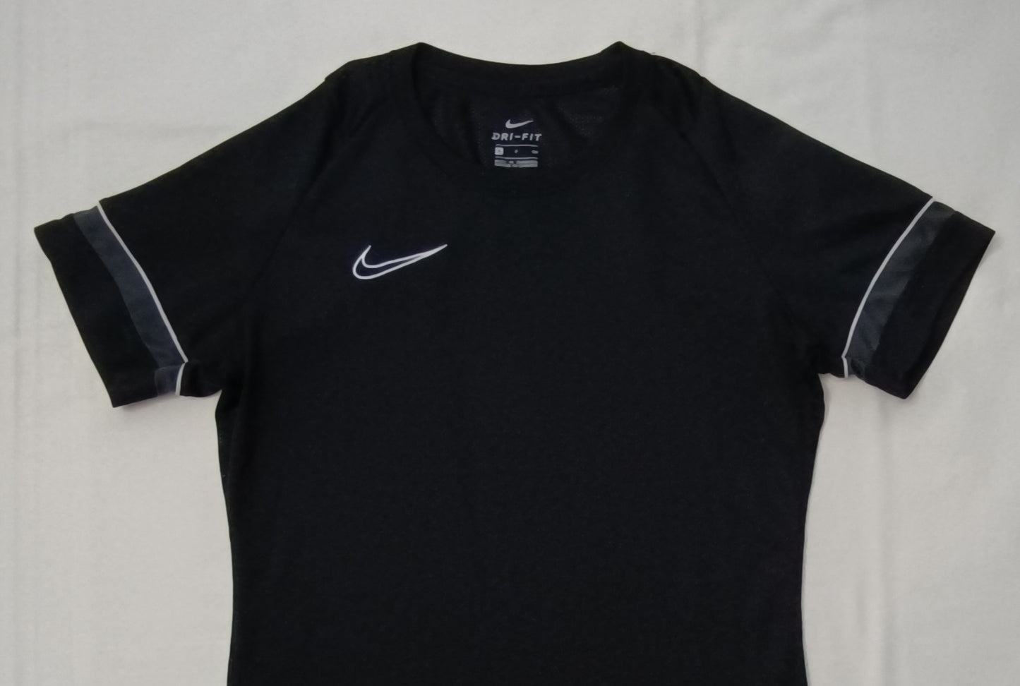 (ДАМСКО) (S) Nike DRI-FIT Tee тениска