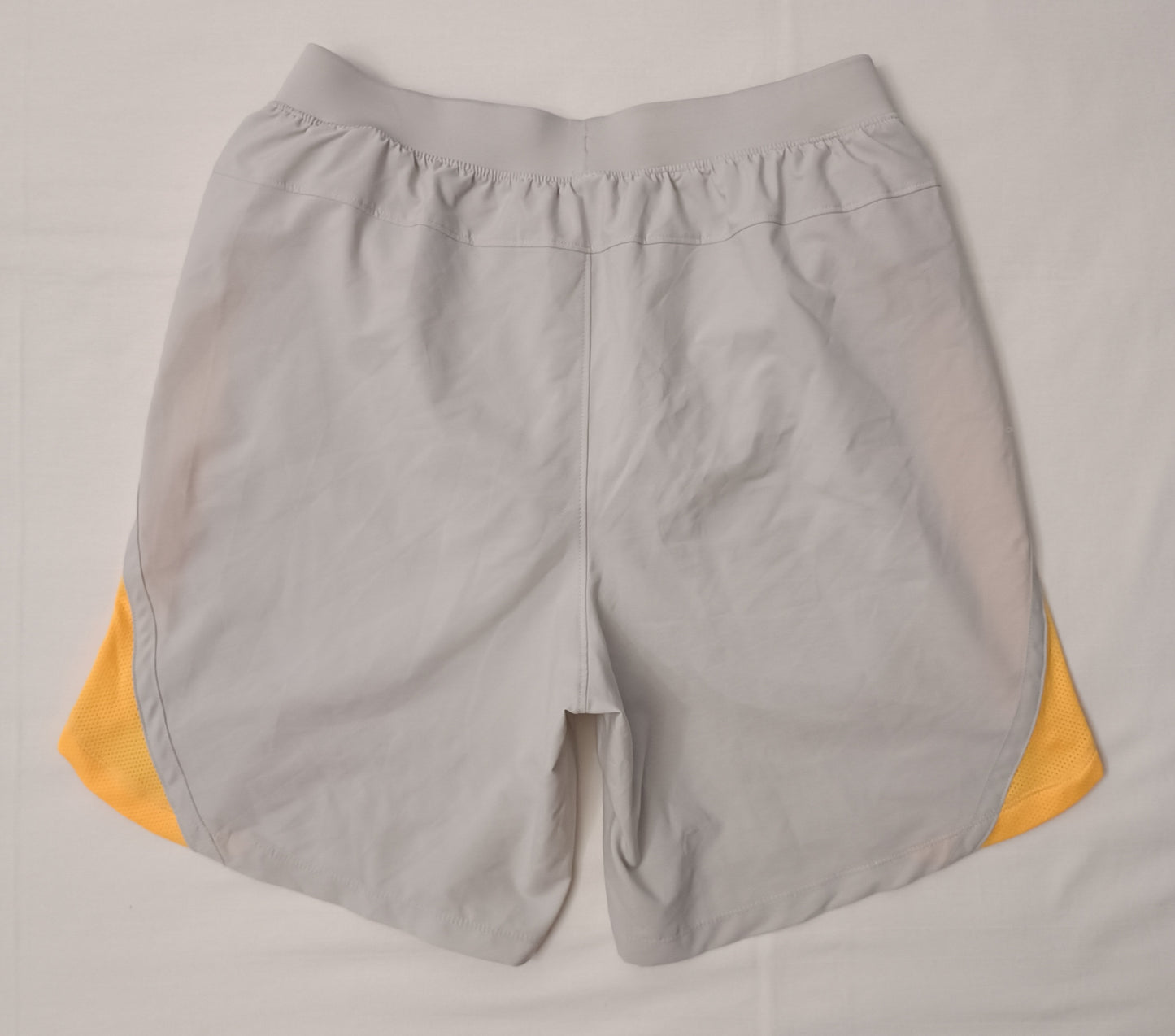 (M) Under Armour UA Shorts шорти