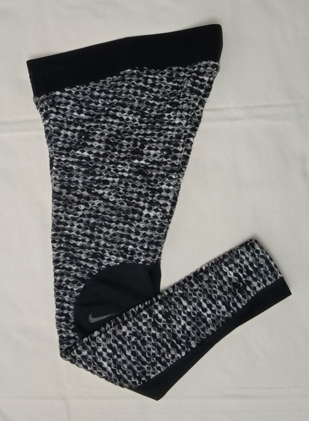 (ДАМСКО) (M) Nike PRO Hyperwarm Tights клин