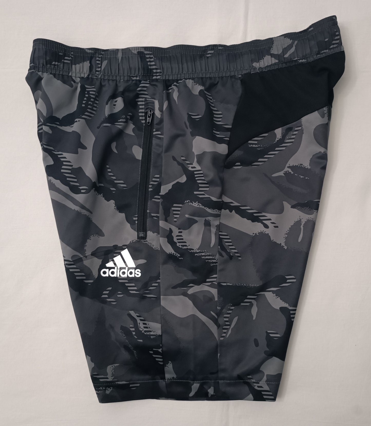 (L) Adidas Camouflage Shorts шорти