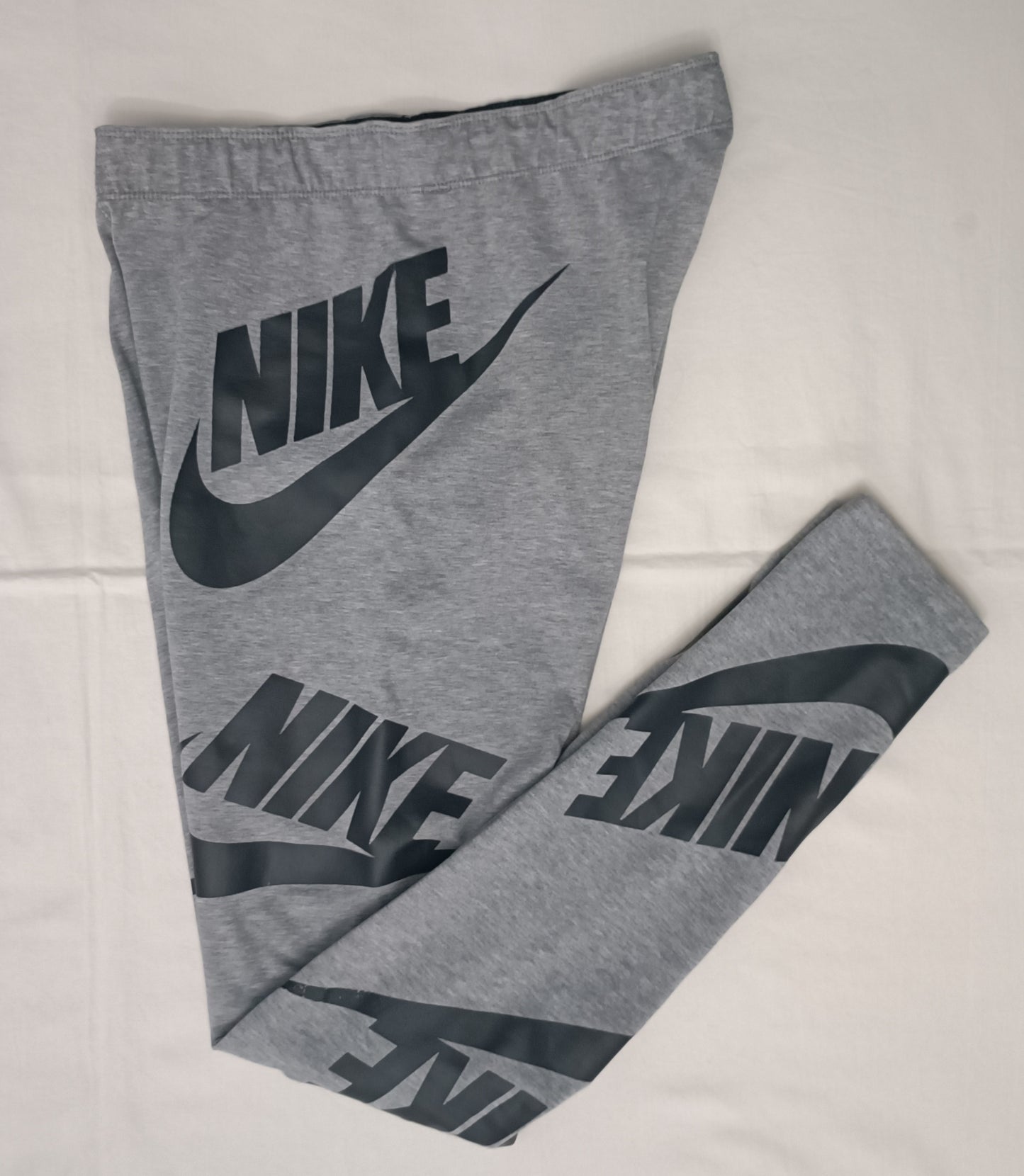 (ДАМСКО) (S) Nike Multi Logo Leggings клин