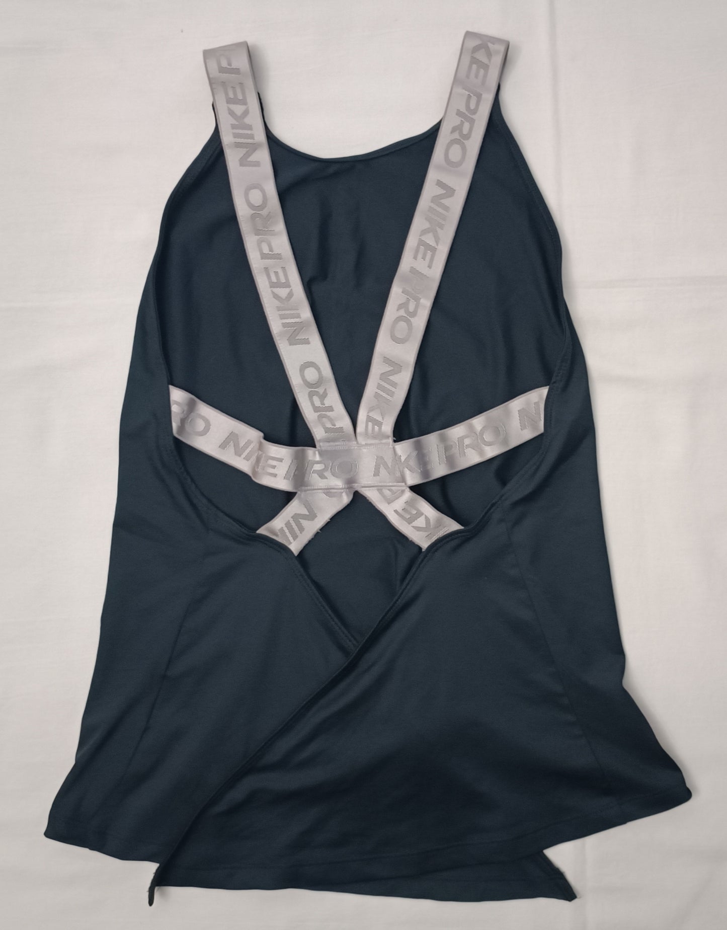 (ДАМСКО) (M) Nike PRO DRI-FIT Capsule Elastika Tank Top потник