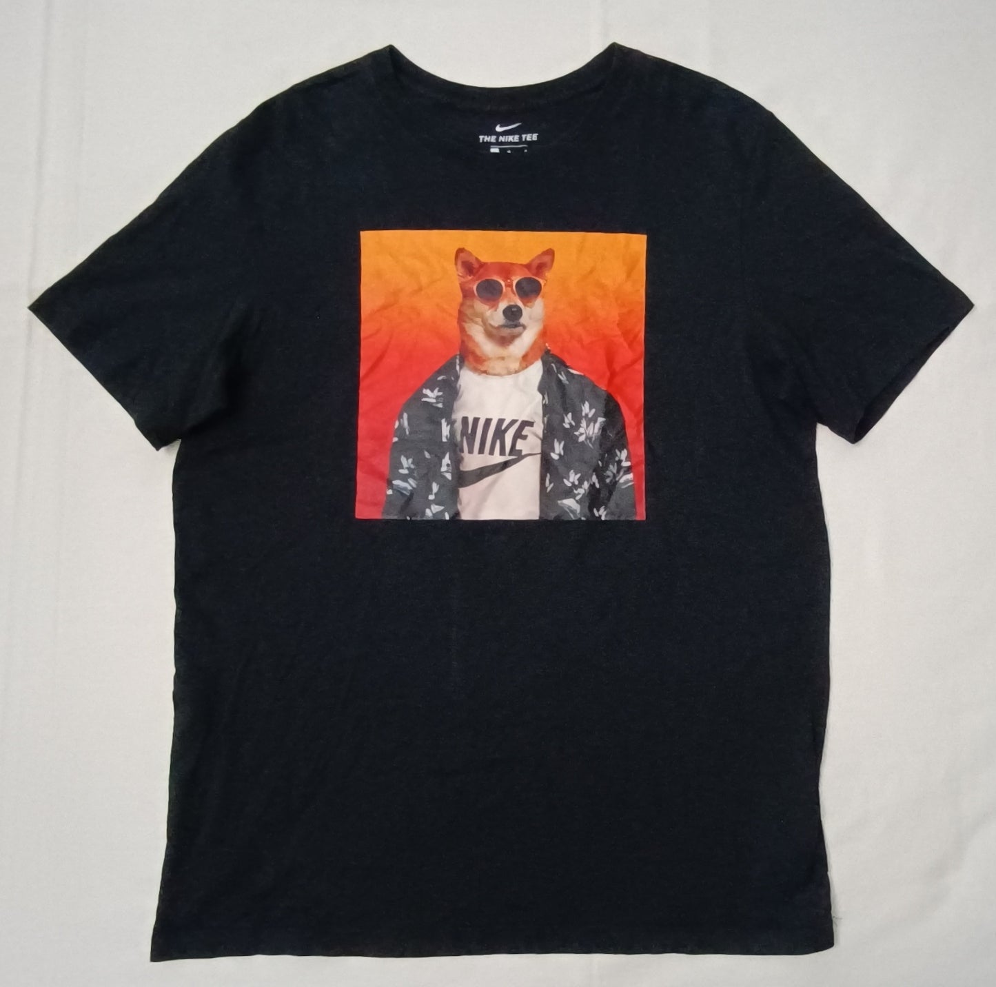 (L) Nike Sportswear Story Pack Shiba Inu Dog Shirt тениска