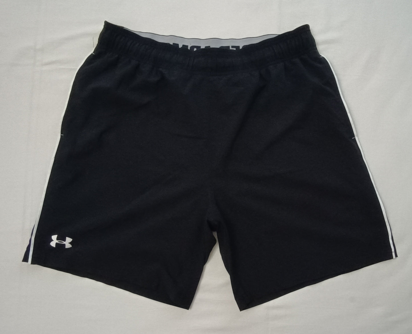 (L) Under Armour UA Shorts шорти