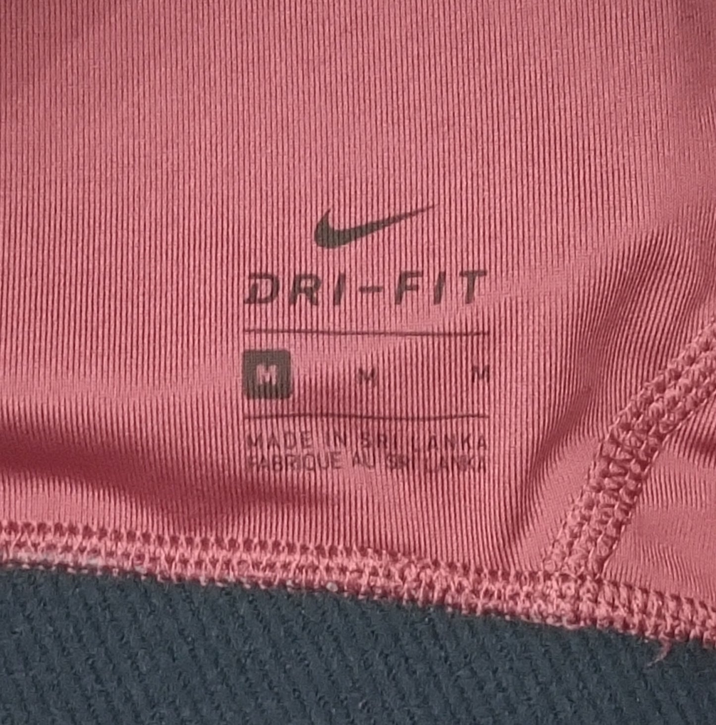 (ДАМСКО) (M) Nike AIR DRI-FIT Padded Bra бюстие с подплънки